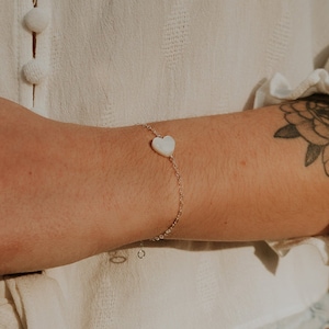 Dainty Heart Bracelet, Mother of Pearl Bracelet, Delicate Chain Bracelet, Bridal Bracelet, Wedding