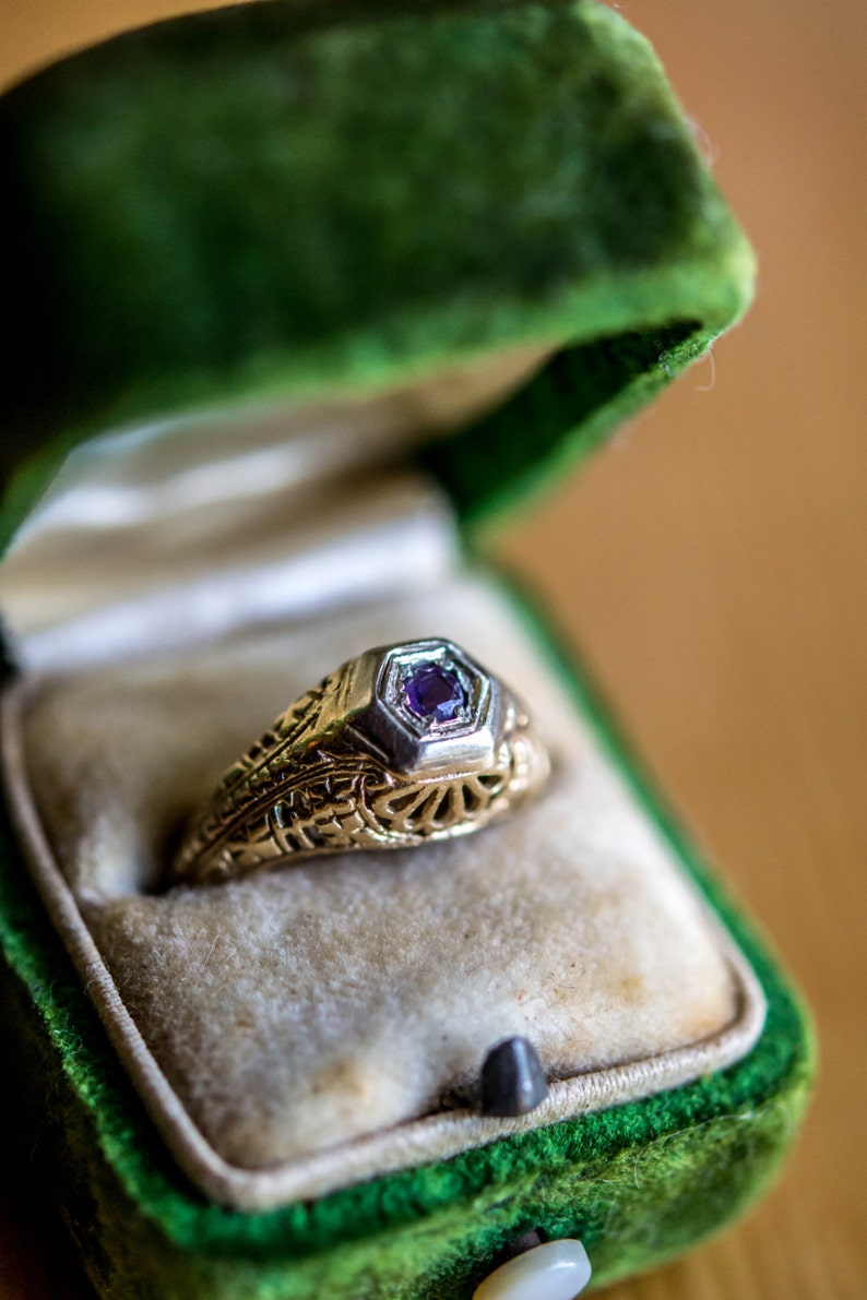 Delicate 14k Gold Filigree Ring With Amethyst. Art Deco Amethyst Filigree Ring. Size 5 3/4. image 2