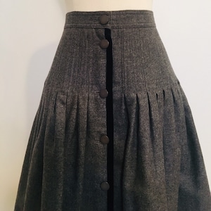 Vintage Valentino Fit and Flare Pleated Front Button Over The Knee Skirt