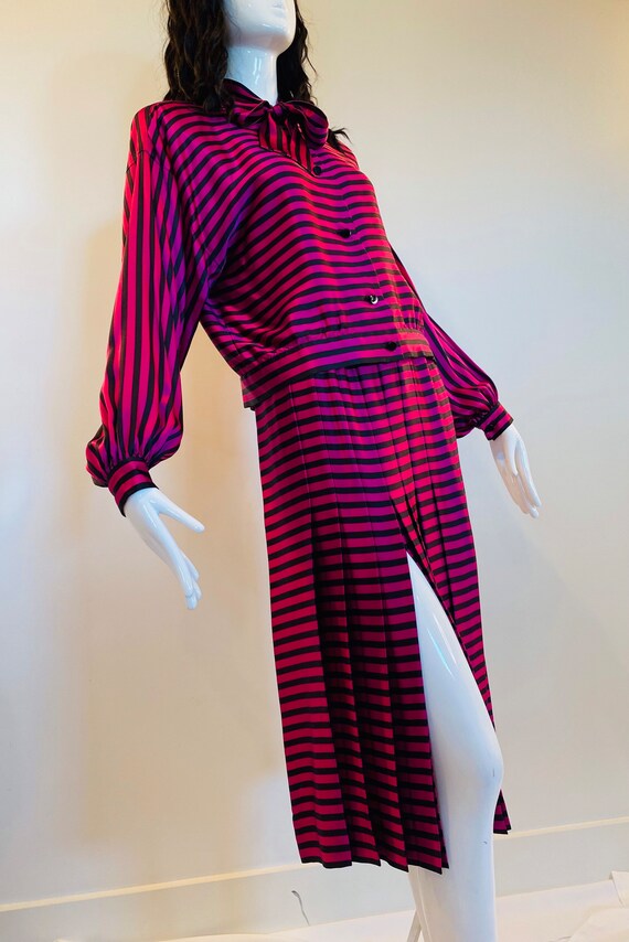 80s Magenta and Black Stripes Silk Pleated High S… - image 3