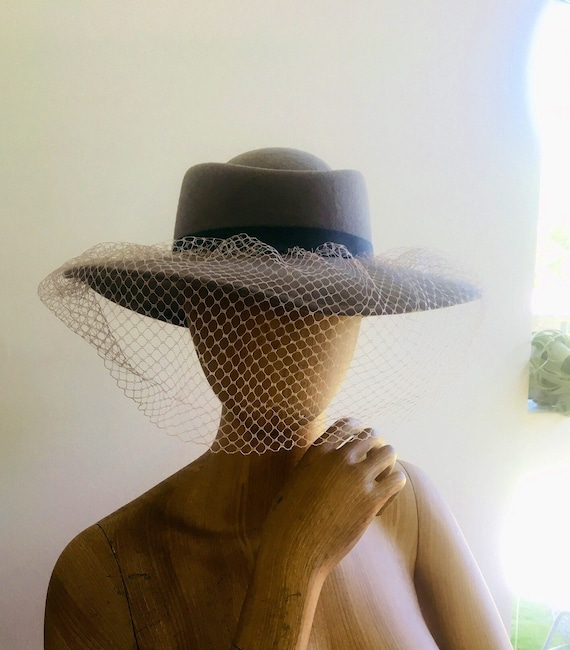 Vintage Net Hat / Fascinator Hat / 70s Glam Hat /