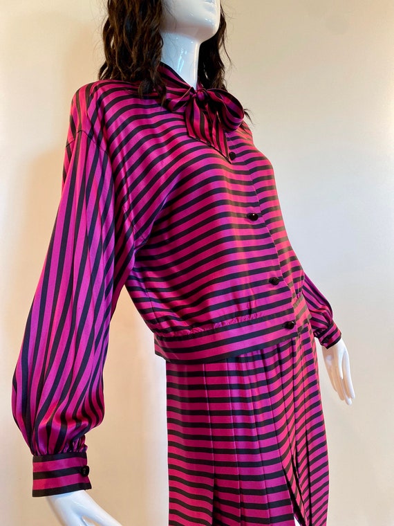 80s Magenta and Black Stripes Silk Pleated High S… - image 4