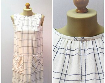 Vintage 60s Sheath Dress / White & Navy Windowpane Check Shift / 1960s Mod Linen Mini Dress