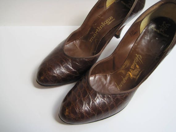 Vintage Brown Faux Crocodile Pumps / Embossed Lea… - image 7