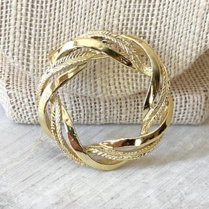Gold Tone Twisted Circle Brooch, VTG Signed Gerry’s Polished Costume Jewelry Pin, Vintage Fashion Dress Scarf Brooch