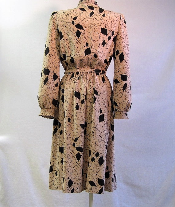 Afternoon Leaves / Vintage 70s Print Dress / Silk… - image 3