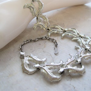Double Leaf Link Necklace/ VTG Adjustable Length Choker Gold Tone Metal / Mid Century Jewelry
