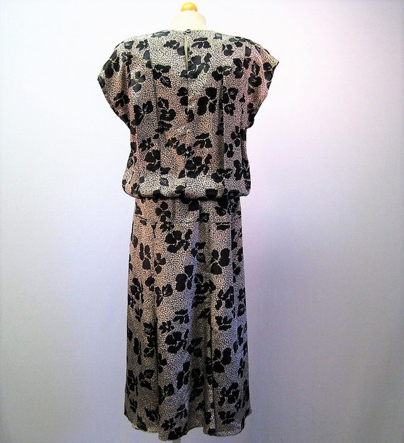 Vintage 80s Floral Print Dress / Beige Black Silk… - image 4