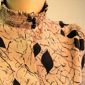 Afternoon Leaves / Vintage 70s Print Dress / Silky Belted 1970s Dress image 5