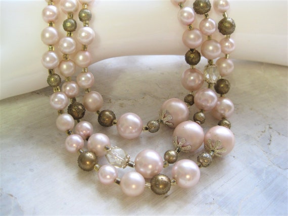 Vintage Pale Pink & Gold Dust Bead Necklace / VTG… - image 2