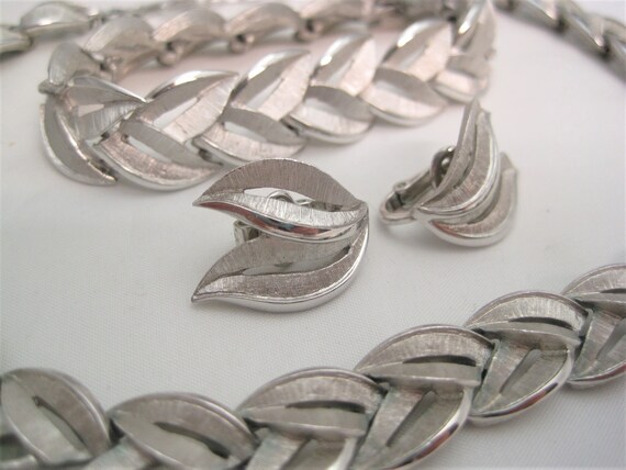 Crown Trifari Silver Leaf Jewelry Set / Choker Br… - image 4