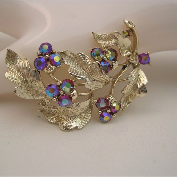 Vintage Gold Tone Leaf & Berries Brooch / VTG Aurora Borealis Raspberry Rhinestone Leaf Pin