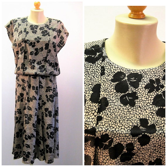 Vintage 80s Floral Print Dress / Beige Black Silk… - image 1