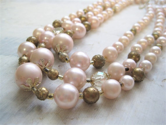 Vintage Pale Pink & Gold Dust Bead Necklace / VTG… - image 4