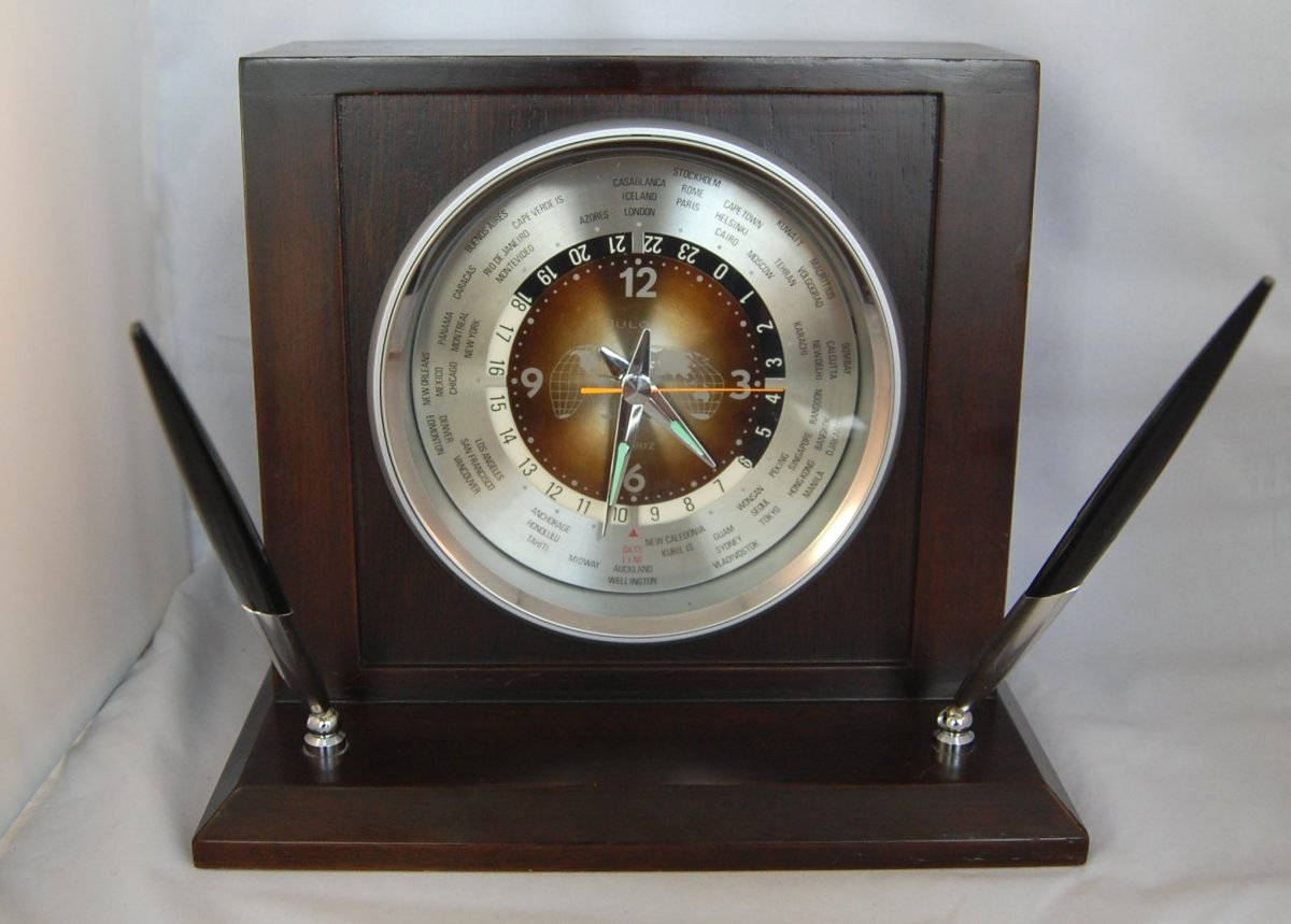 World Clock Bulova Quartz Executive Desk Two Pens 1 C Battery