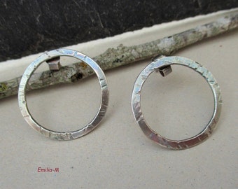 Boucles d'oreilles anneaux en argent martelé by Emilia-M