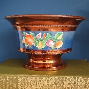 Beautiful Victorian copper lustre ware bowl