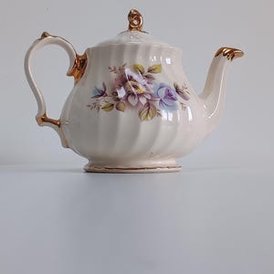 Sadler purple floral teapot