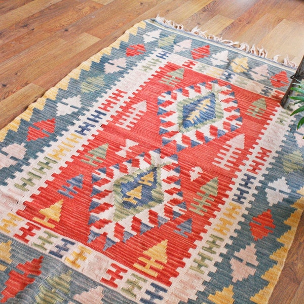 FREE SHIPPING Turkish kilim .Anatolian - Rug Carpet.- handwoven kilim rug - antique kilim rug - kilim - natural wool -