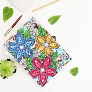 5D DIY Kit de diário de pintura de diamante Pintura Caderno de flores DIY Kit de bordado de strass de diamante para iniciantes e presentes