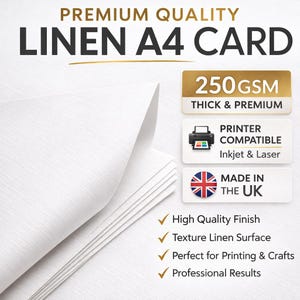 Op de afbeelding: Een stapel wit A4-linnenkarton met een gestructureerd oppervlak. De tekst luidt: PREMIUM QUALITY LINEN A4 CARD, 250GSM THICK & PREMIUM, PRINTER COMPATIBLE Inkjet & Laser, MADE IN THE UK, High Quality Finish, Texture Linen Surface, Printing & Crafts.