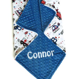 Personalisierte Rettungsfahrzeug Minky Babydecke oder Lovey: Feuerwehrauto, Krankenwagen, Hubschrauber, Polizei Design