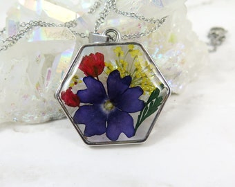 Pressed flower resin necklace - Colorful Botanical Elegance - Gift for her