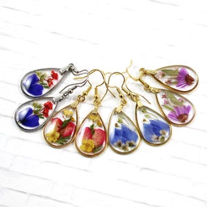 Birth month flower resin earrings - unique gift for her Birthday - pressed flower dangle earrings