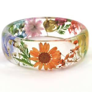 Pressed flowers bangle bracelet - Real wildflowers resin bracelet - gift for her