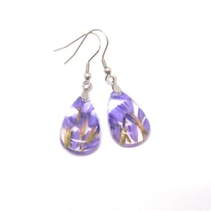 Purple flower Resin Earrings - Pressed Flower Botanical Earrings - dried flowers