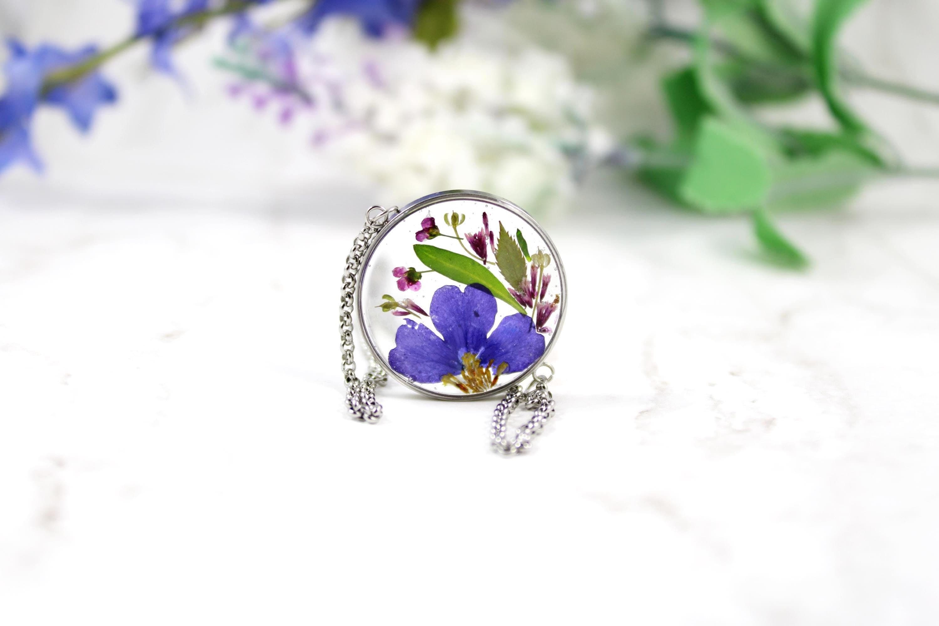 February Birth month flower bracelet |  birthday gift | resin jewelry | Adjustable closure| personalized bracelet