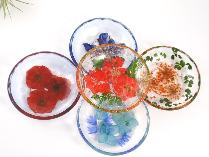 Small resin jewelry storage Real flowers decorative ring trinket Flower ring dish