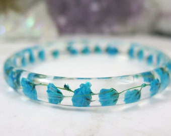Resin Bracelet with Real Flowers, Blue Baby's breath botanical jewelry Size L