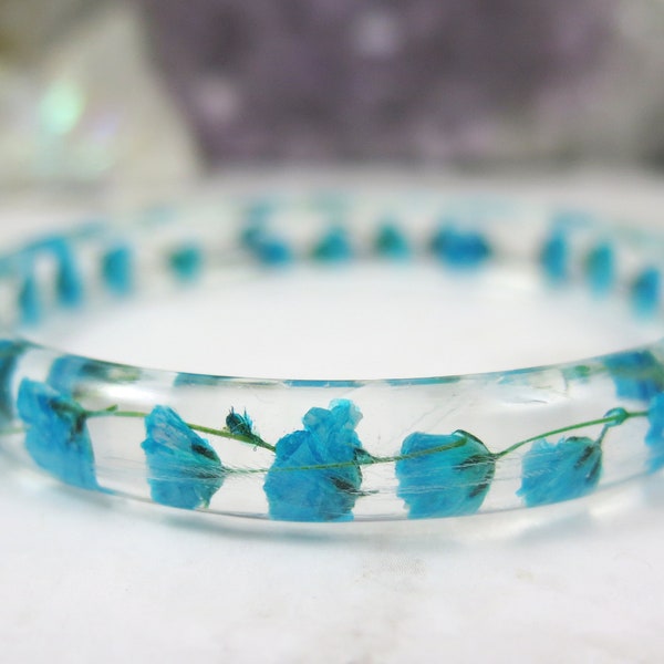 Resin Bracelet with Real Flowers, Blue Baby's breath botanical jewelry Size L