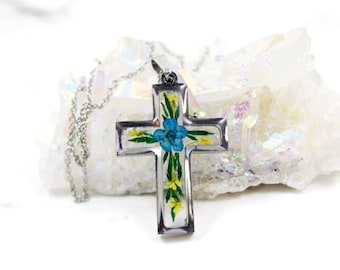 Cross Necklace Pressed Flower Resin Necklace: Gold/Silver Frame