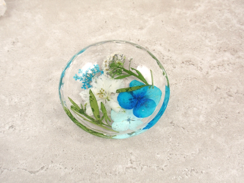 Small resin jewelry storage Real flowers decorative ring trinket Flower ring dish