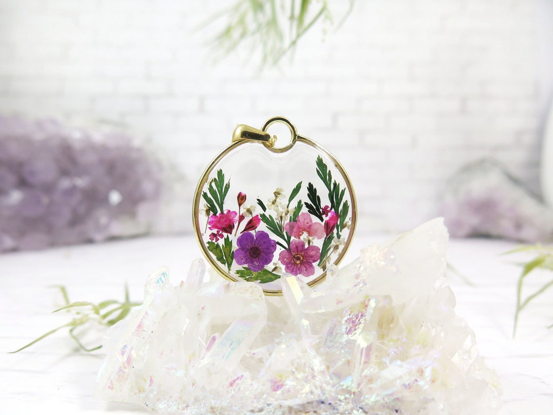 Pressed Flower Resin Necklace - Gold Bezel Pendant, Dried Flowers - Etsy