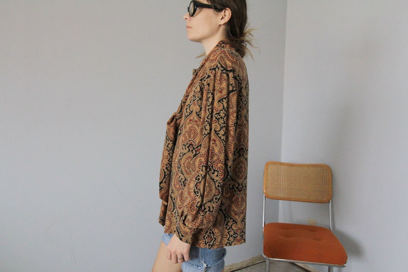 80/'s Neutral Silk Ornate Filigree Pussy Bow Dana Buchman Blouse