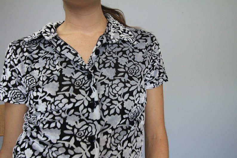 90/'s Velvet Burn Out Black White Floral Top