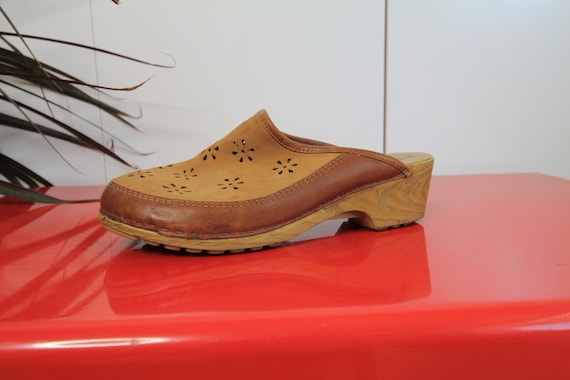 tan leather clogs