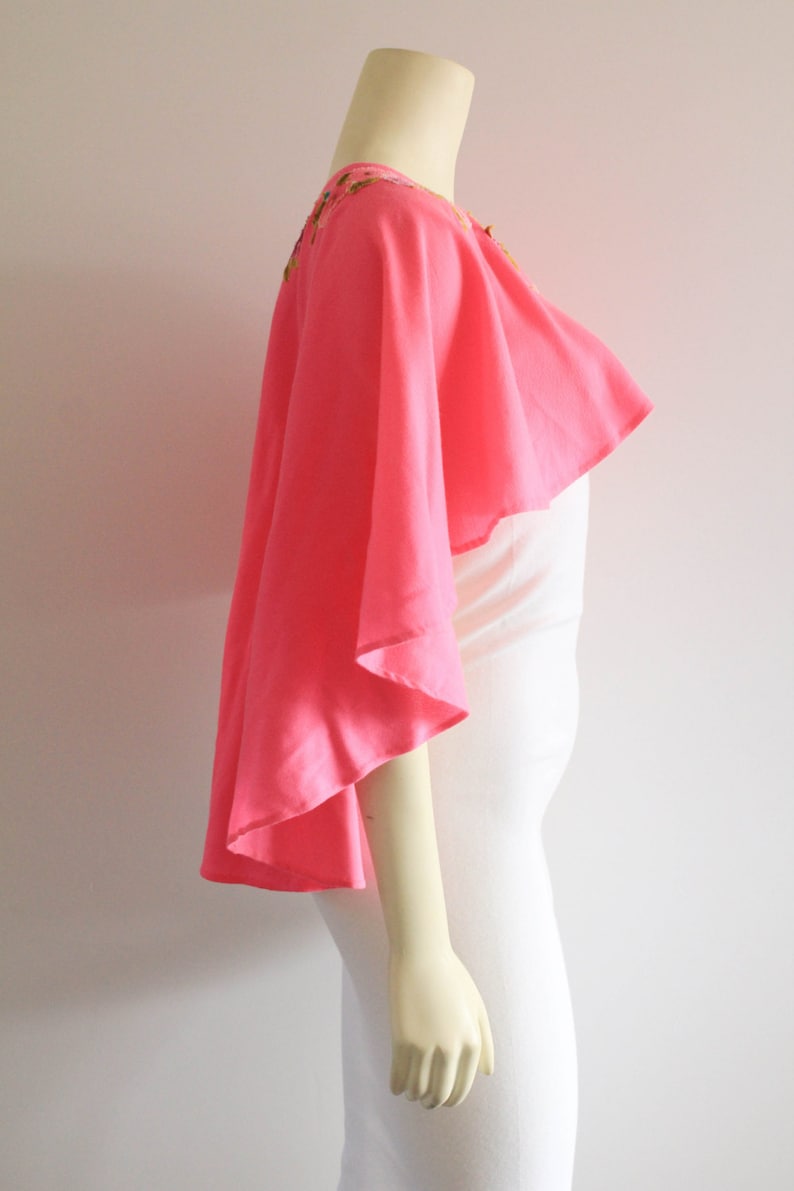 Amazing 60/'s Vintage Hot Pink Floral Appliqu\u00e9 Psychedelic Circle Cape Shawl