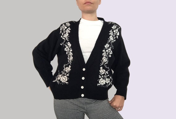 Black + White Floral Oversize Cropped Cropped 80s