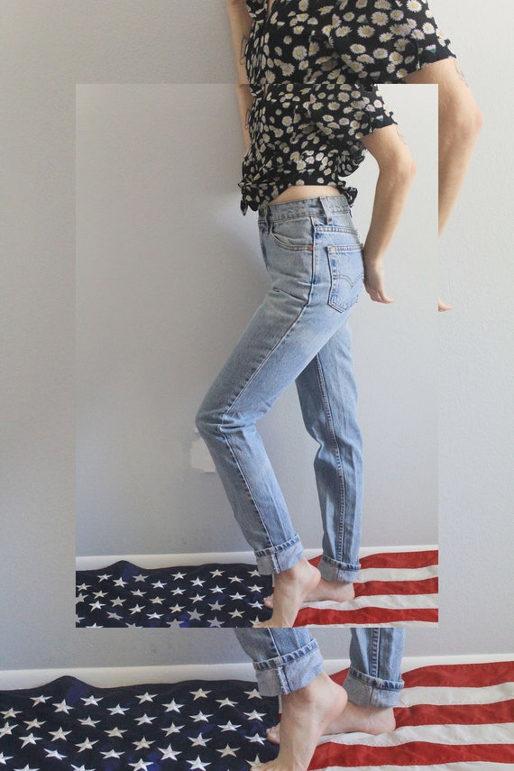 levi skinny mom jeans