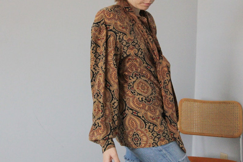 80/'s Neutral Silk Ornate Filigree Pussy Bow Dana Buchman Blouse