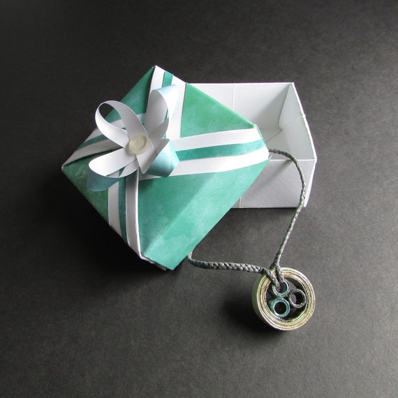 construction paper jewelry