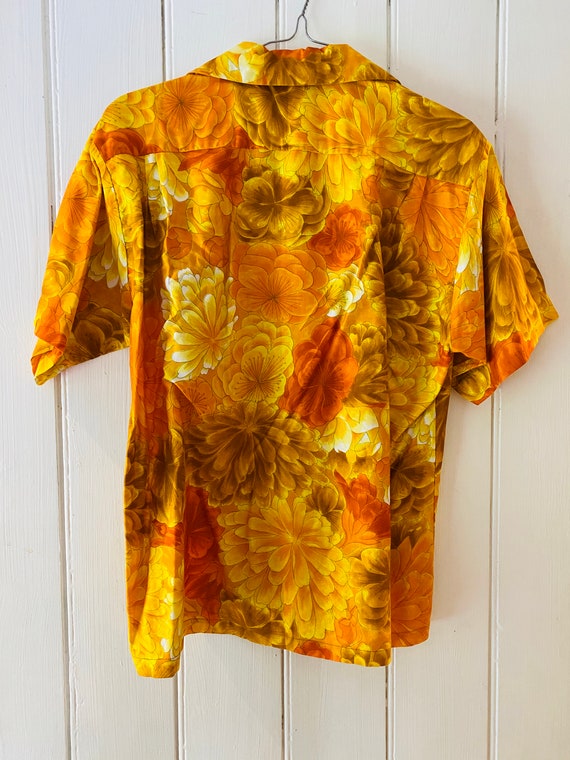 BEAUTIFUL Vintage 1960's Hawaiian Shirt Made In H… - image 4