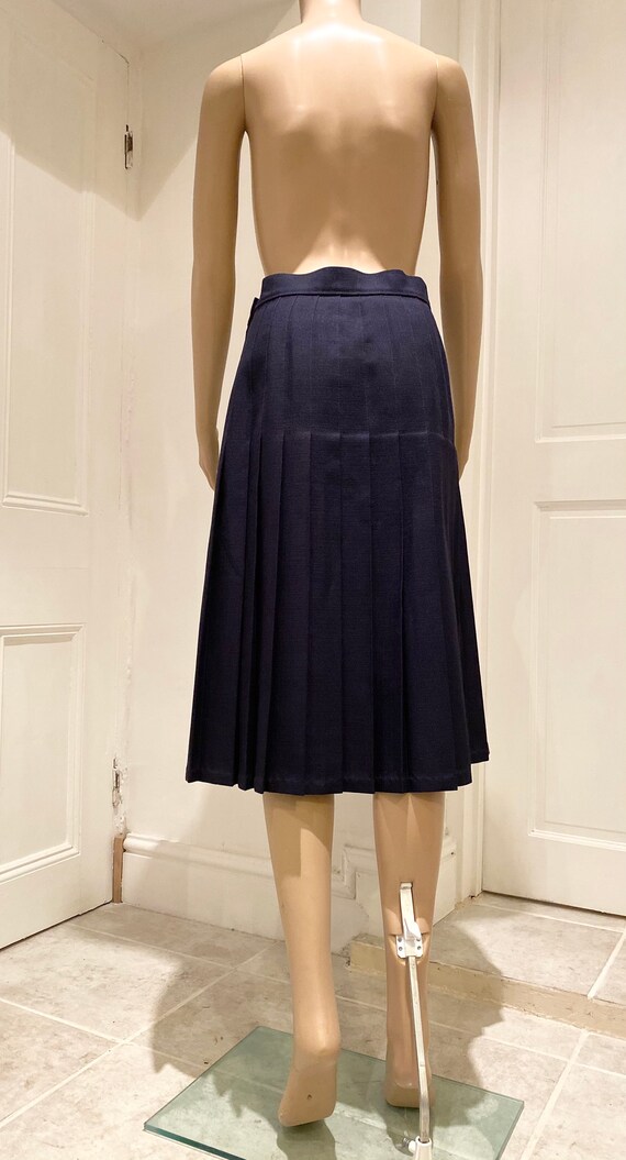 LOVELY Vintage 1980's Navy Blue Pleated Skirt Mad… - image 10