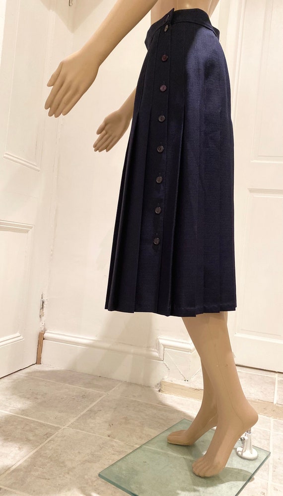 LOVELY Vintage 1980's Navy Blue Pleated Skirt Mad… - image 1