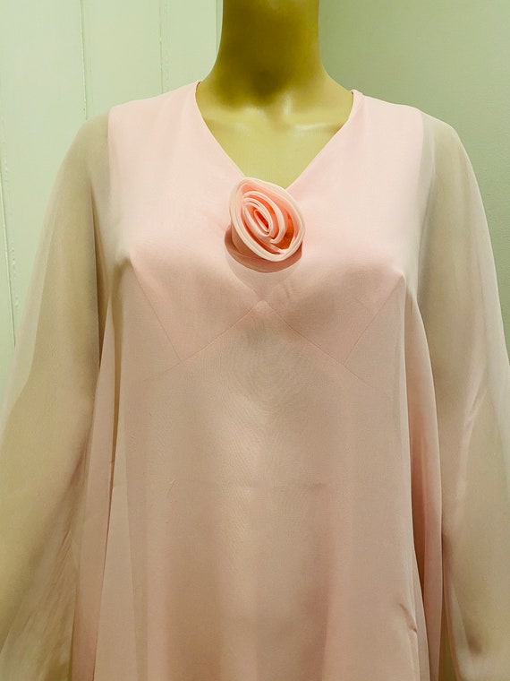 LOVELY Vintage 1950's Baby Pink Dress, Made In US… - image 7