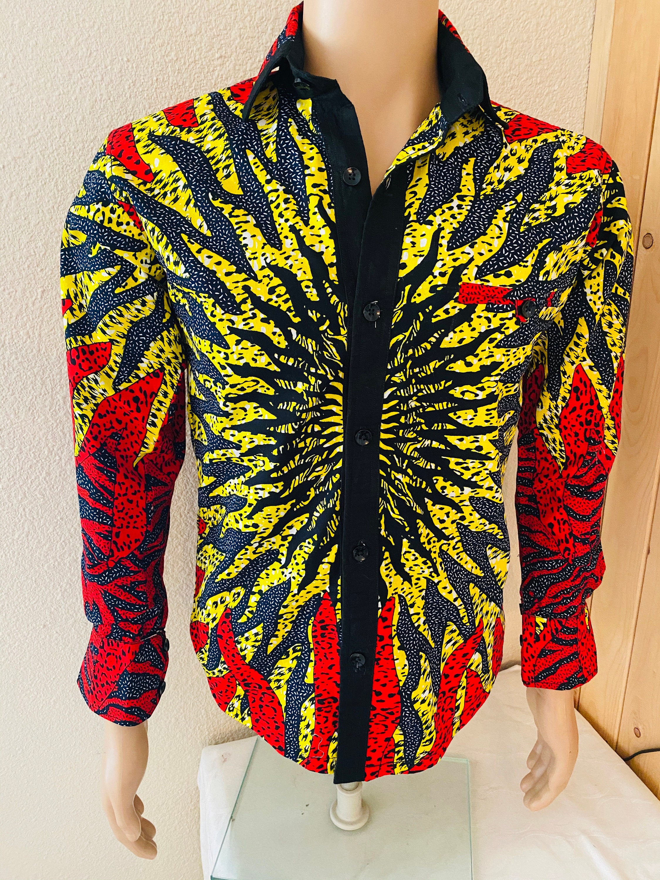Image of stunning Mens Shirt, Handmade in Usa By "Lizys Creations', Size Small - Fantastic